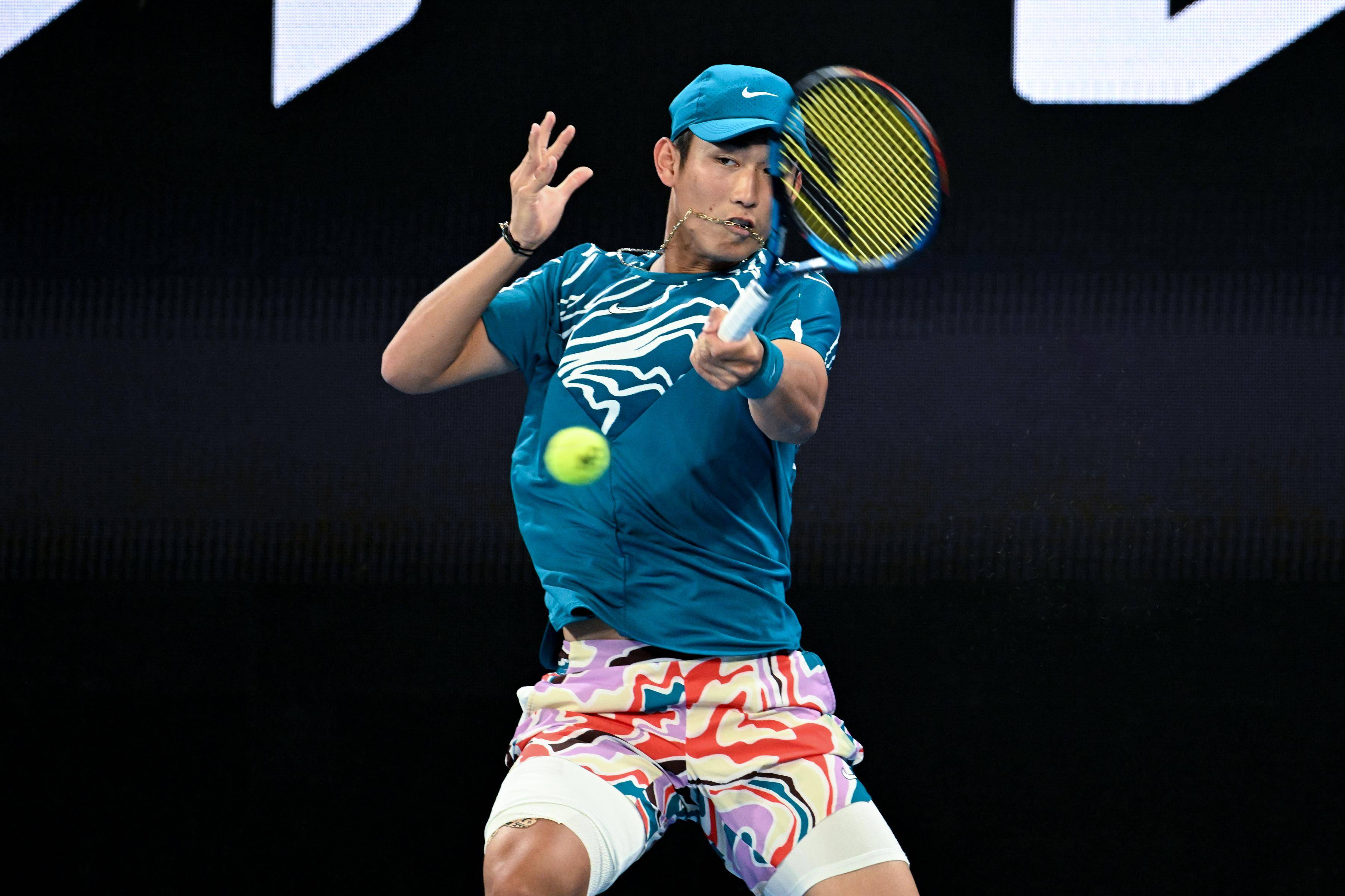 纳达尔在勇士比赛中爆冷,重要助攻引发热议!赛场气氛高涨(克耶高斯爆冷纳达尔) 纳达尔在勇士比赛中爆冷,重要助攻引发热议!赛场气氛高涨(克耶高斯爆冷纳达尔)