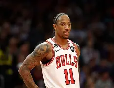  德罗巴和nba球员合影 